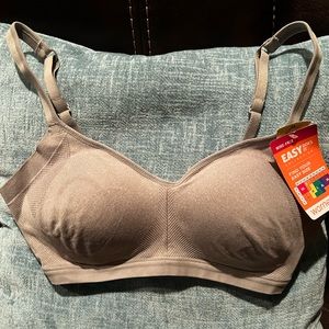 Gray Warners Bra NWT. Medium.